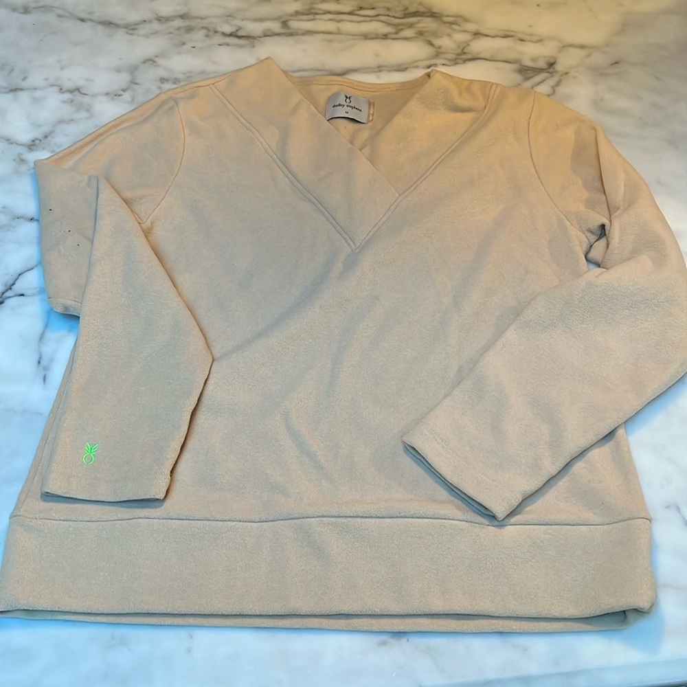 EUC Dudley Stephen’s Valley V Neck in Terry